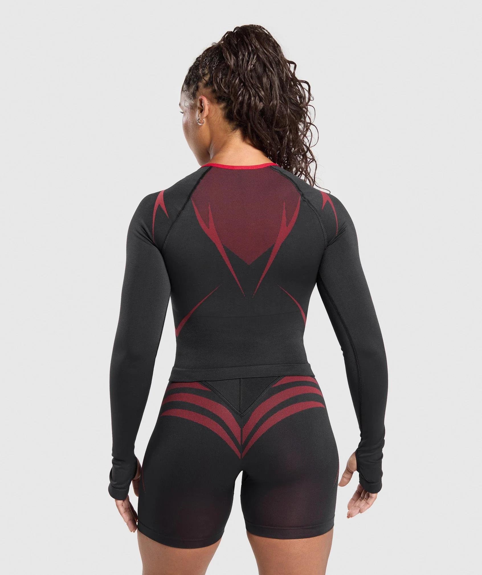 Apex Lift Seamless Long Sleeve Crop Top – Black/Carmine Red
