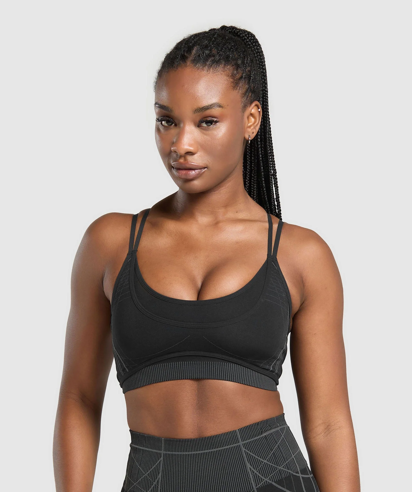 Apex Seamless Strappy Sports Bra – Black/Graphite Grey