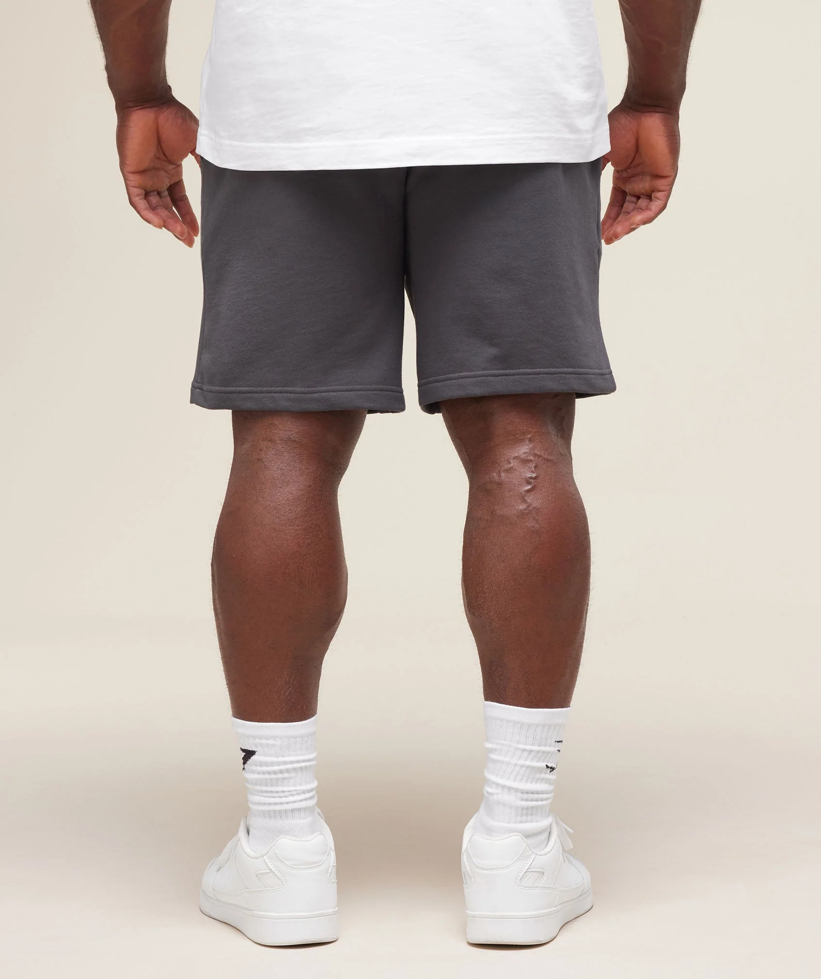 Break Your Barriers Shorts – Onyx Grey - Imagen 2