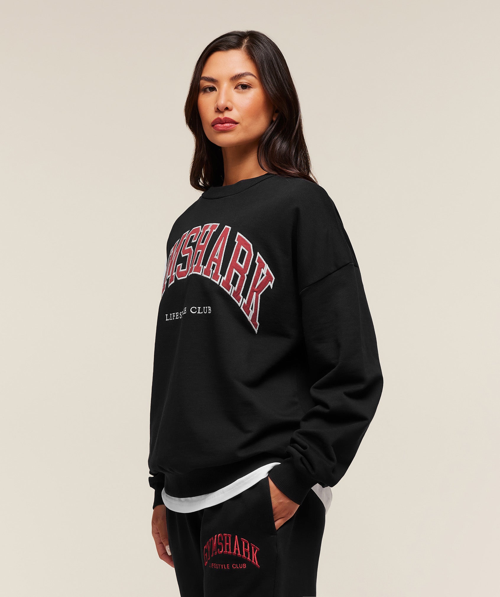 Collegiate Graphic Crew Neck Pullover – Black - Imagen 2