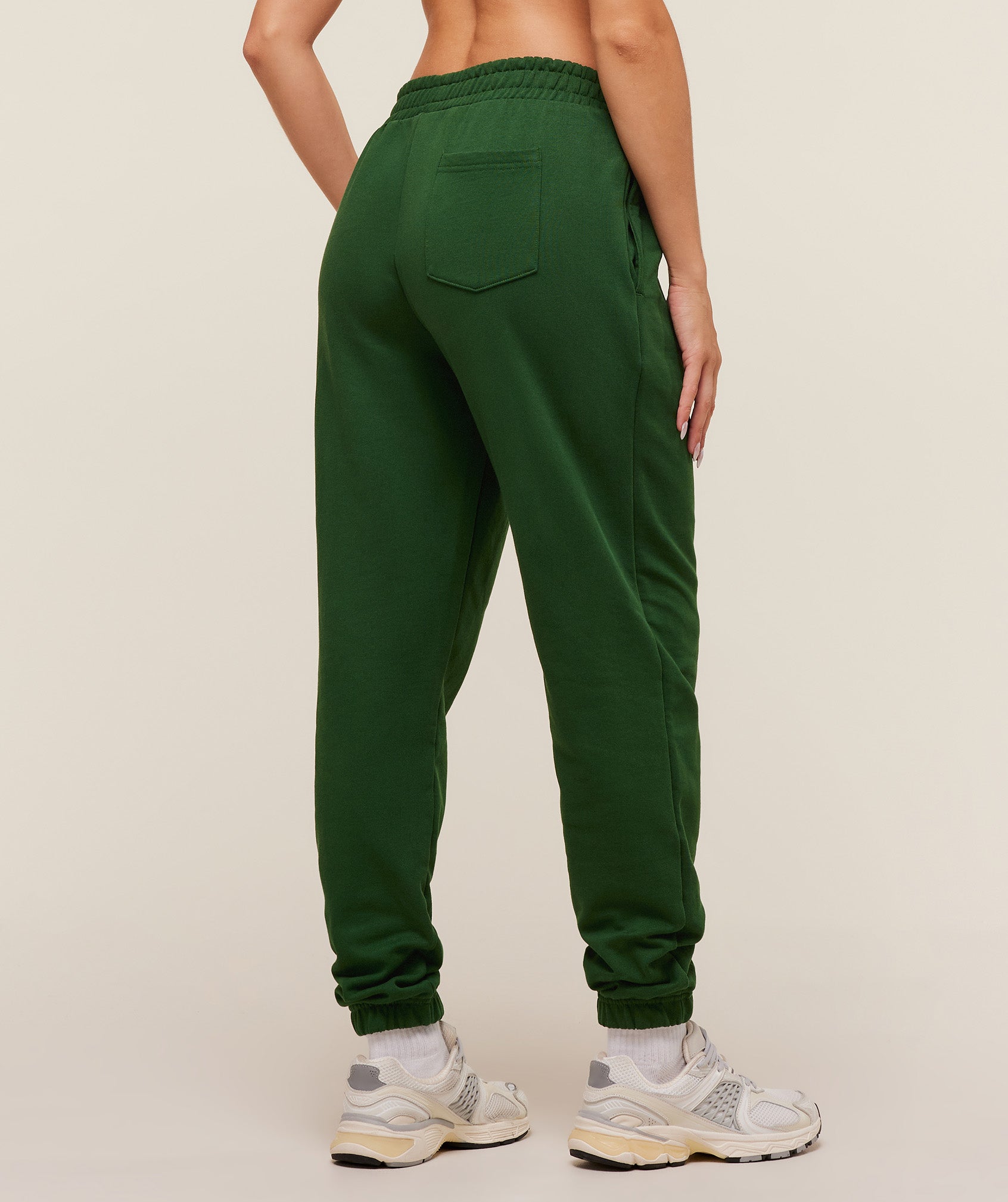 Collegiate Graphic Joggers – Athletic Green - Imagen 2