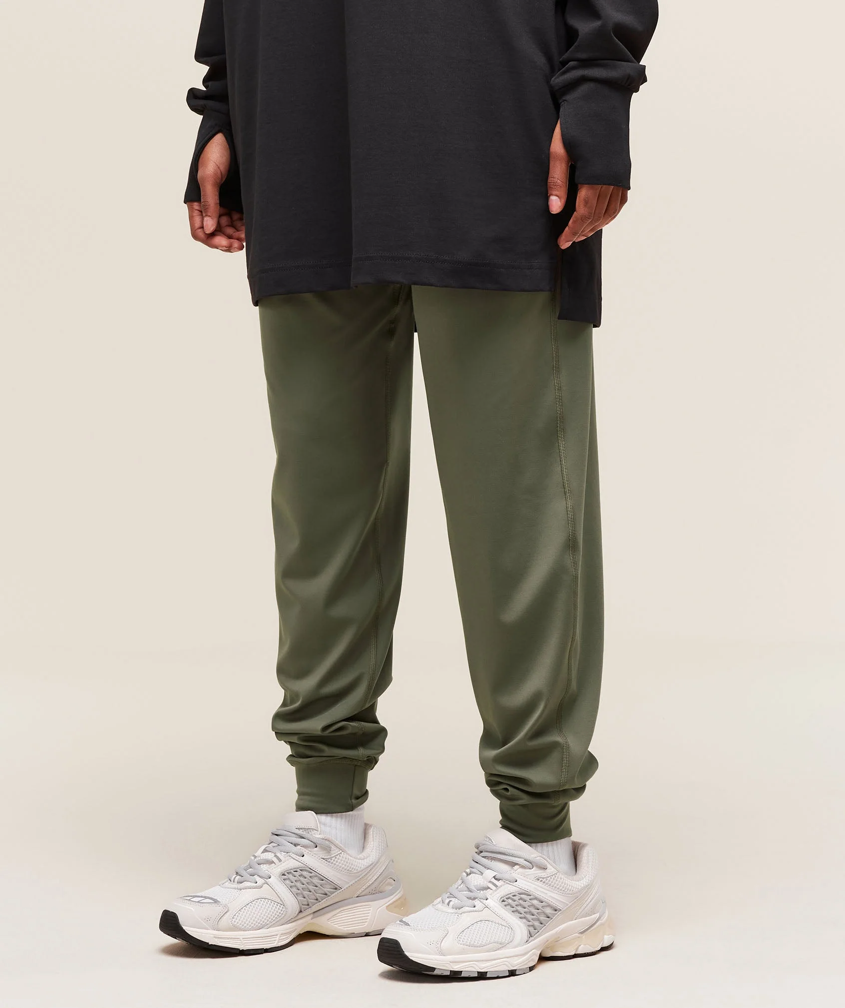 Covered Jogger – Core Olive - Imagen 2