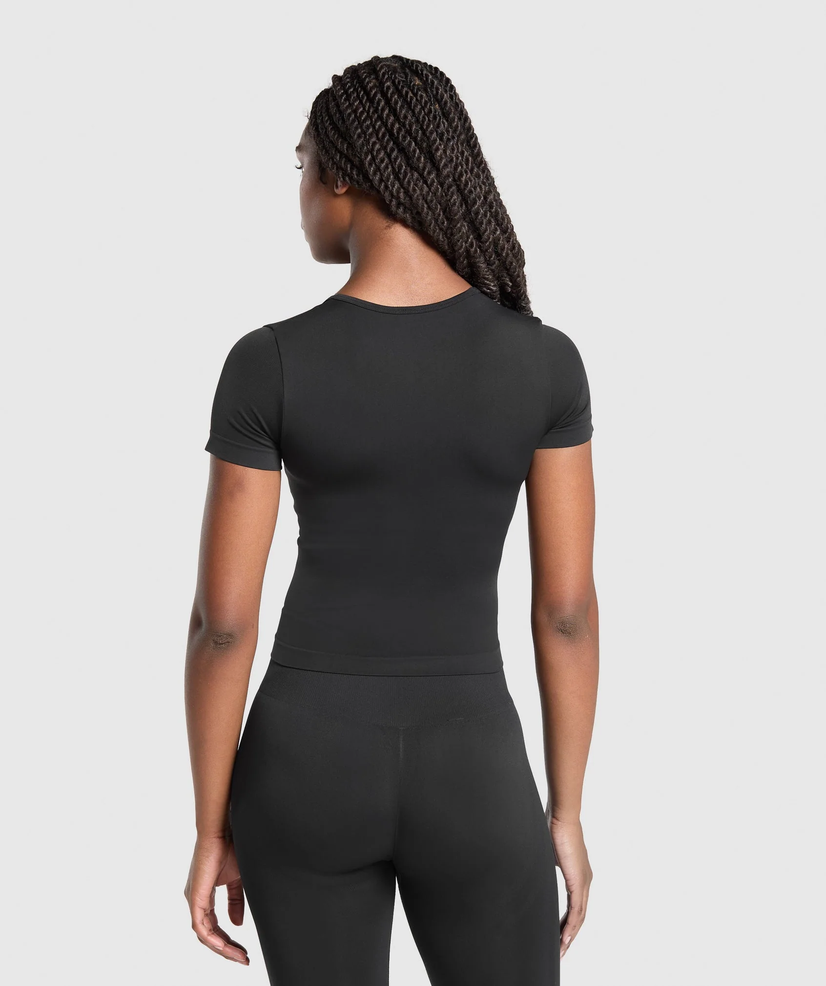 Everyday Seamless Tight Fit Crew Neck Tee – Black