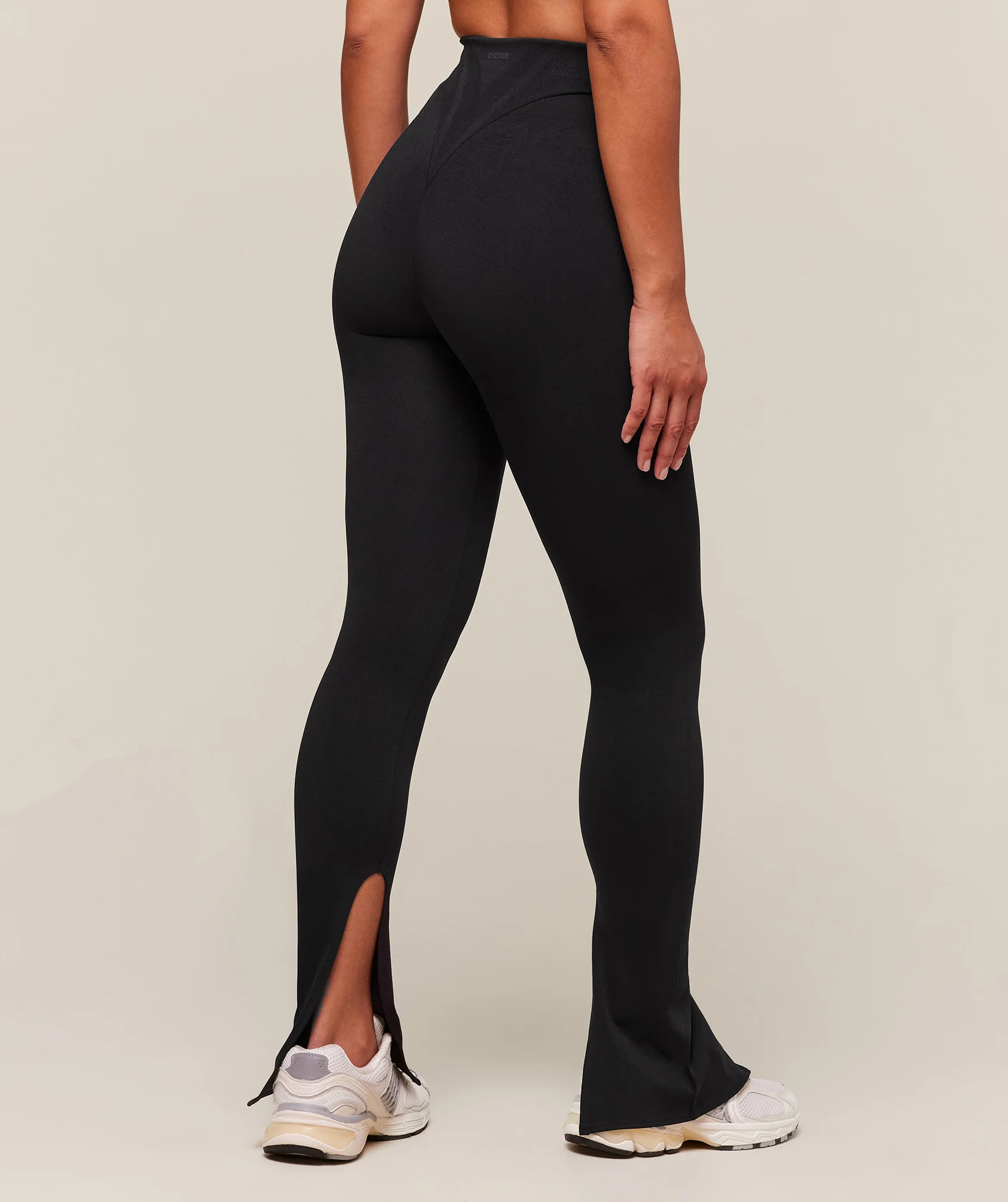 everywear Warp Knit Flare Leggings – Black