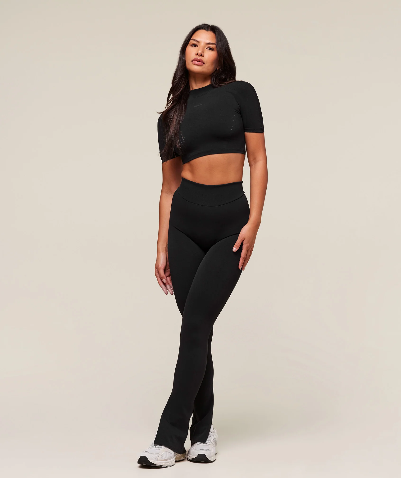 everywear Warp Knit Flare Leggings – Black - Imagen 2