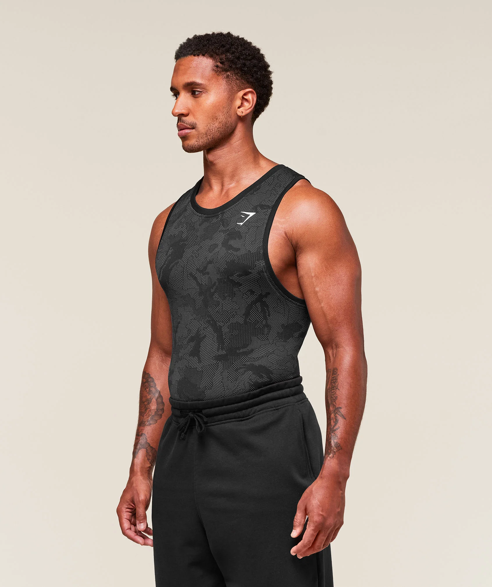 Geo Seamless Tank – Black/Charcoal Grey - Imagen 2