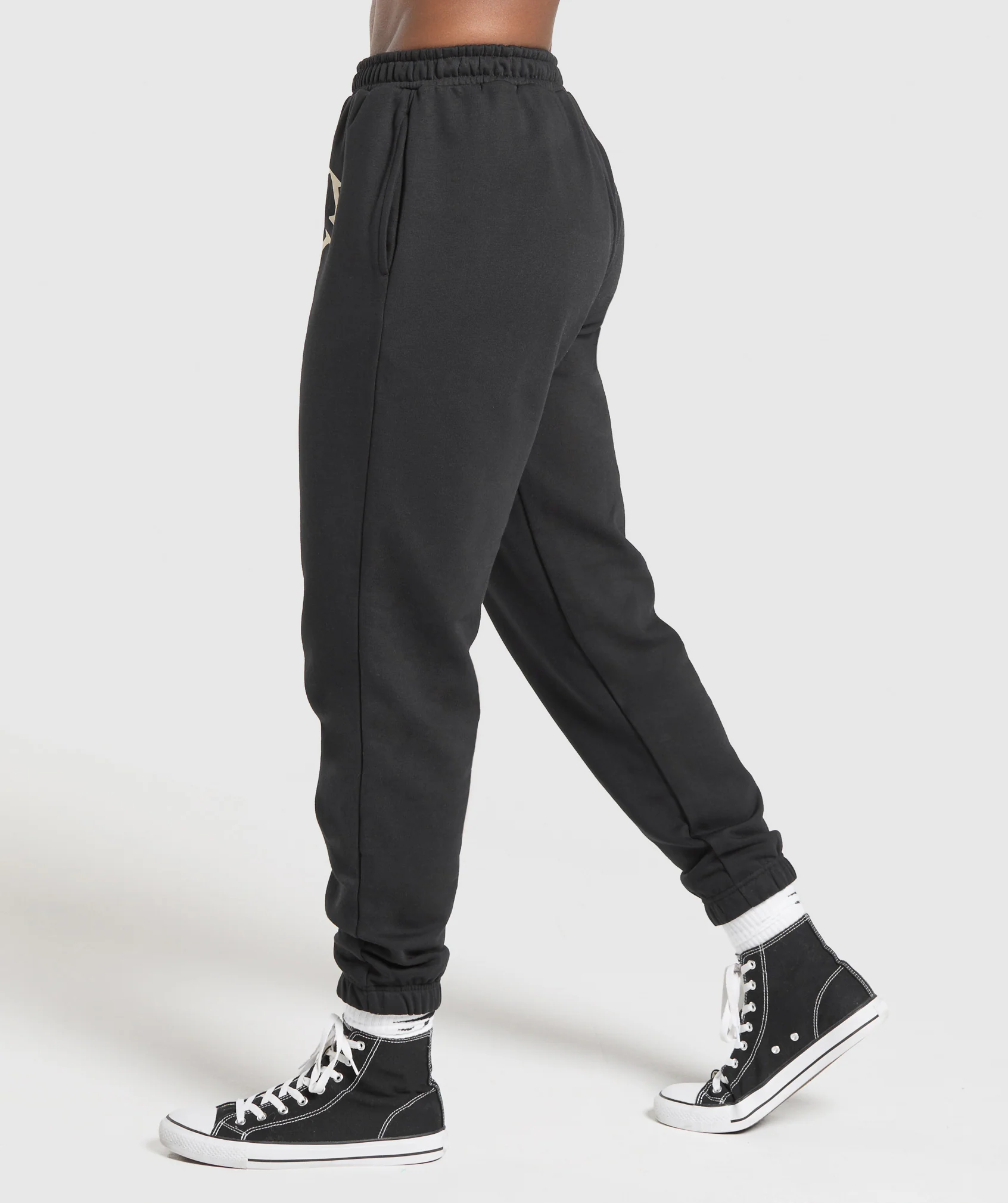 Heavy Duty Graphic Loopback Jogger – Black - Imagen 2