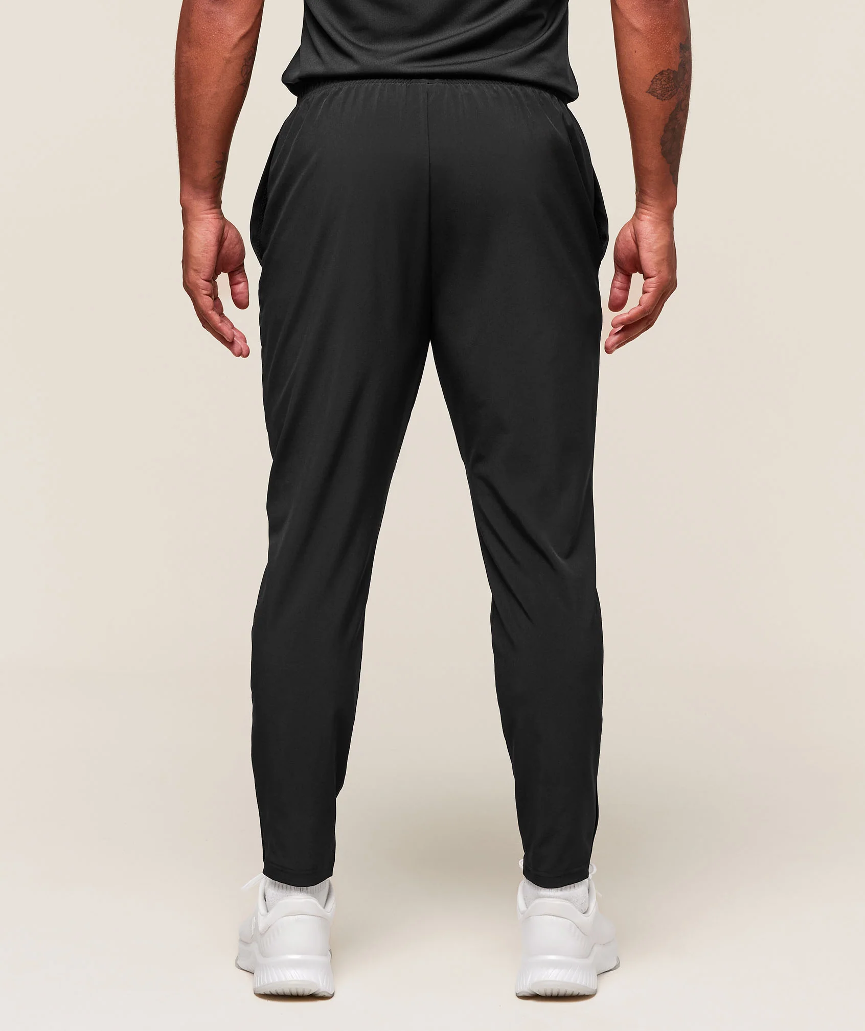 Hybrid Athlete Woven Joggers – Black