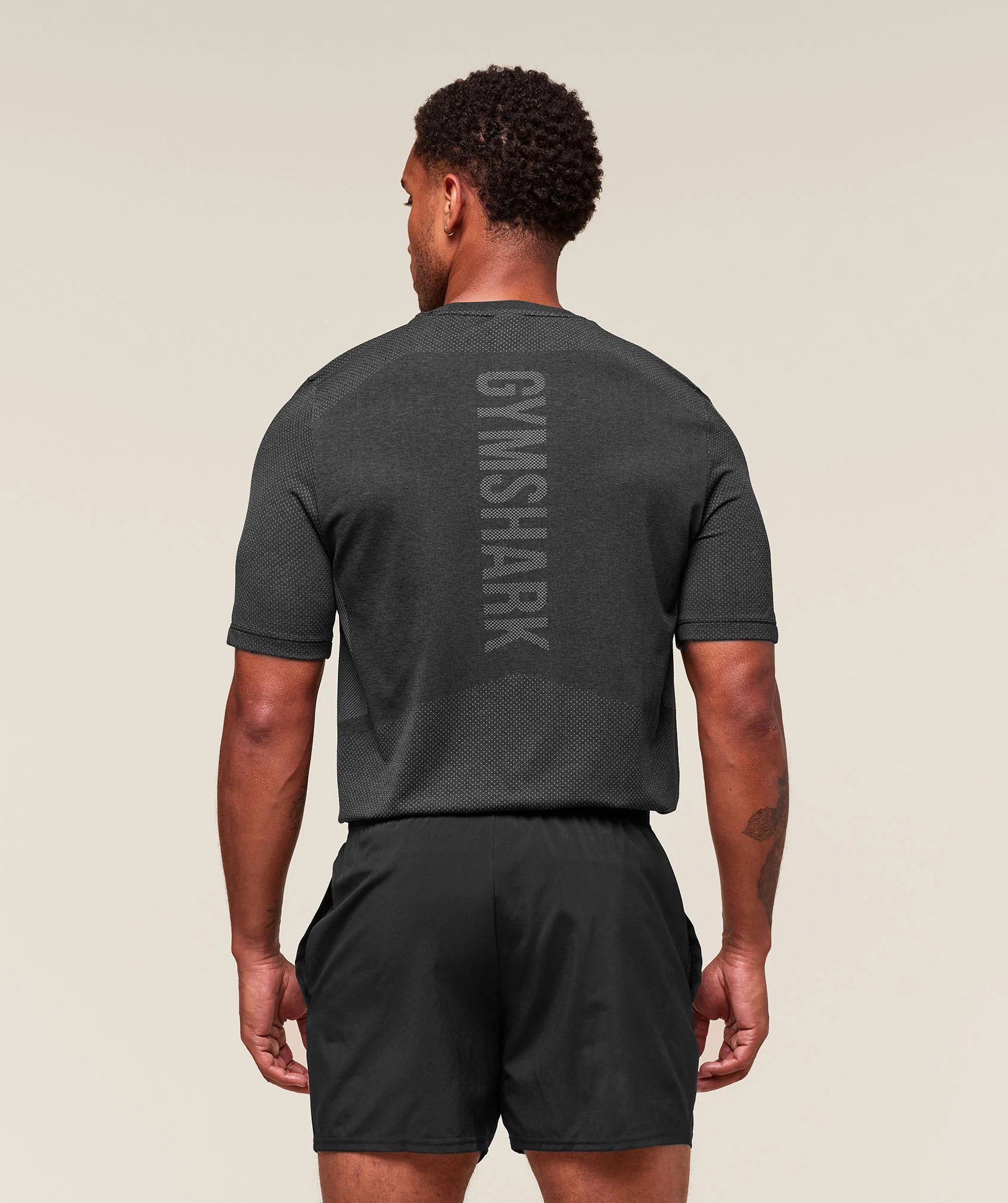 Lightweight Seamless T-Shirt – Black/Silhouette Grey