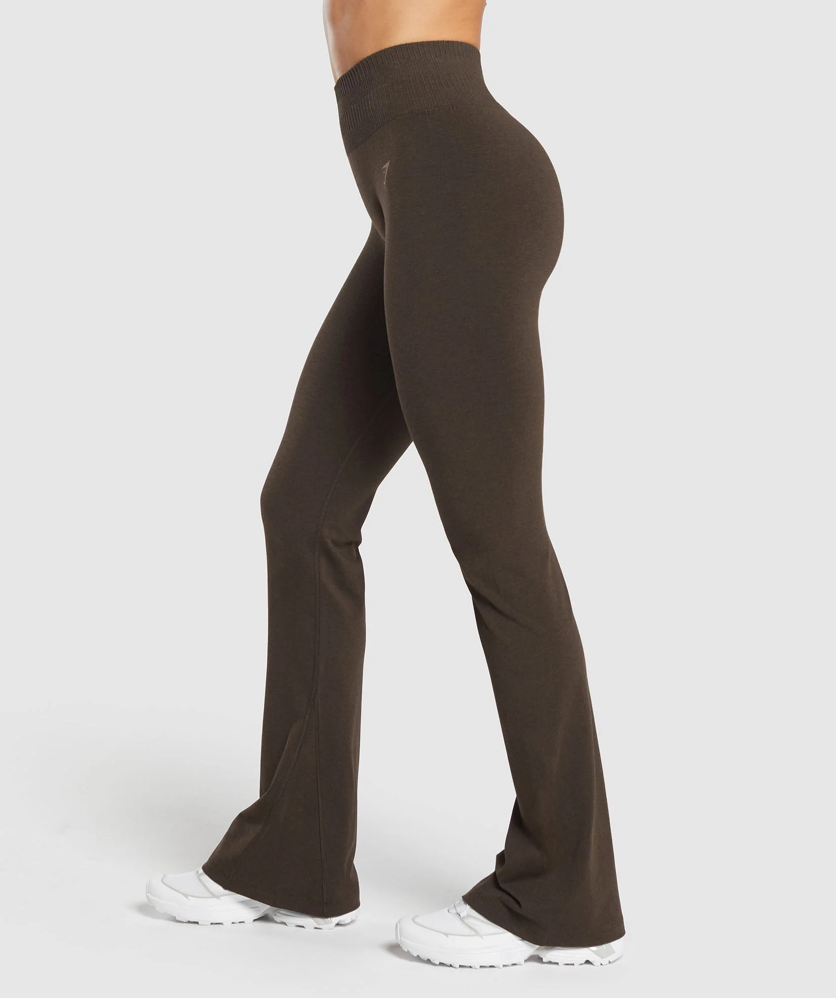 Luxe Seamless Flare Leggings – Walnut Brown Marl - Imagen 2