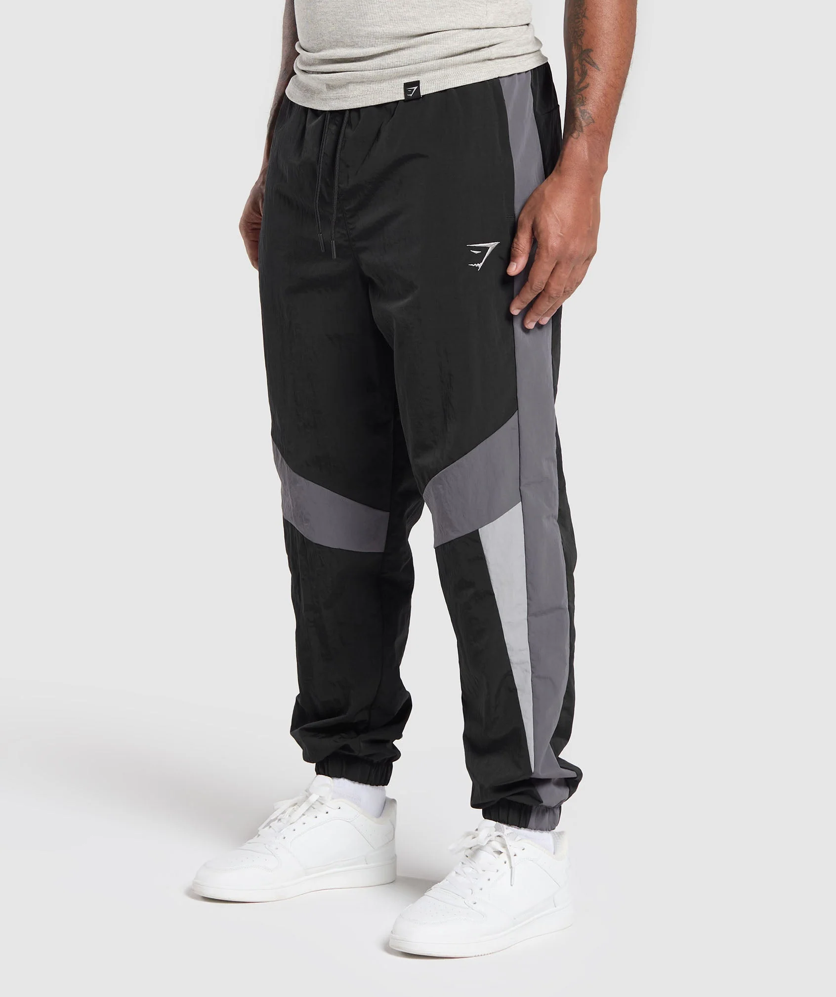 Retro Track Pants – Black/Dark Grey/Smokey Grey - Imagen 2