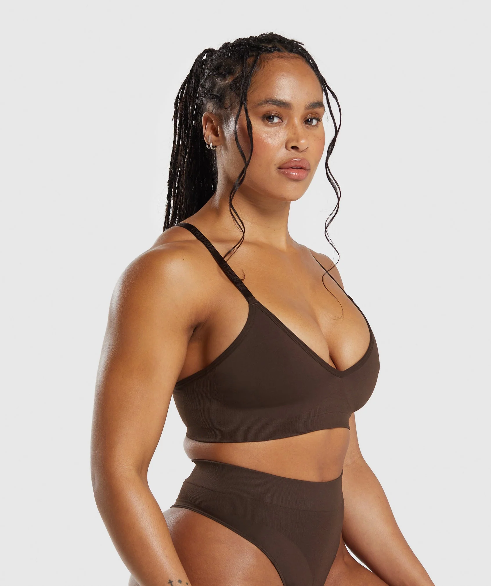 Seamless V Neck Bralette – Archive Brown - Imagen 2
