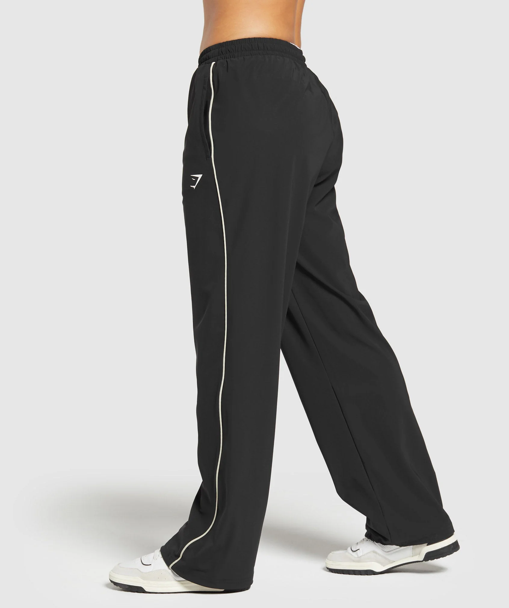 Stitch Feature Woven Pants – Black - Imagen 2