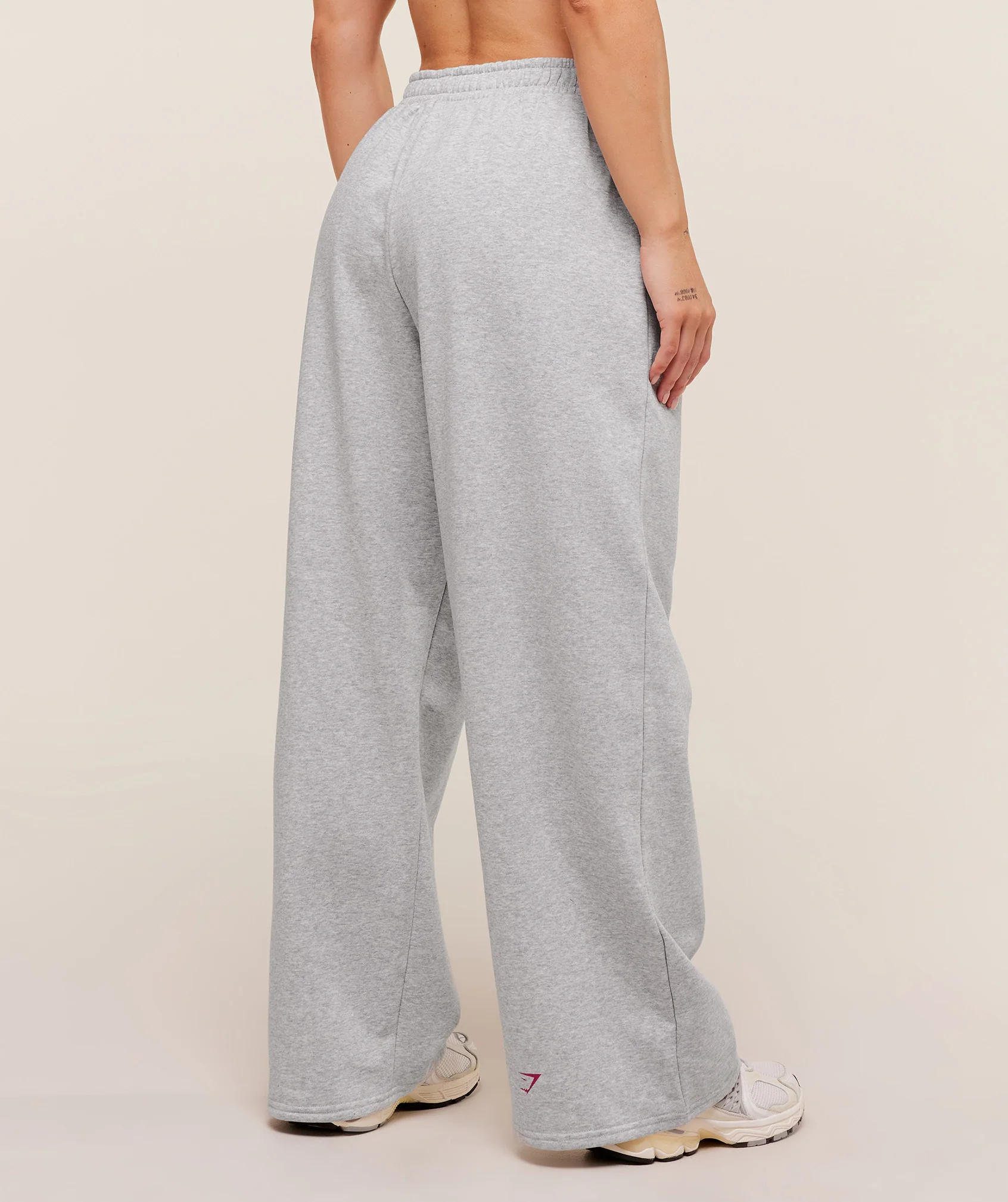 Strength Department Wide Leg Joggers – Light Grey Core Marl - Imagen 2