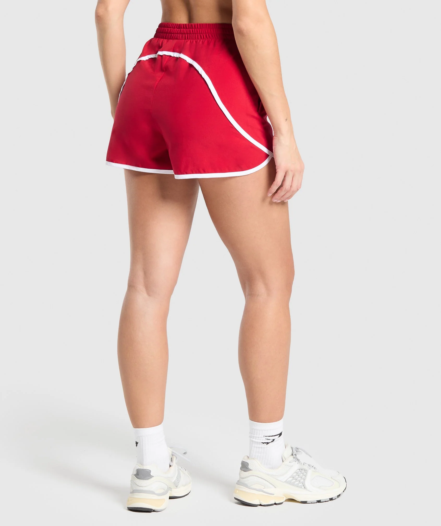 Training Contrast Loose Shorts 2.5″ – Carmine Red
