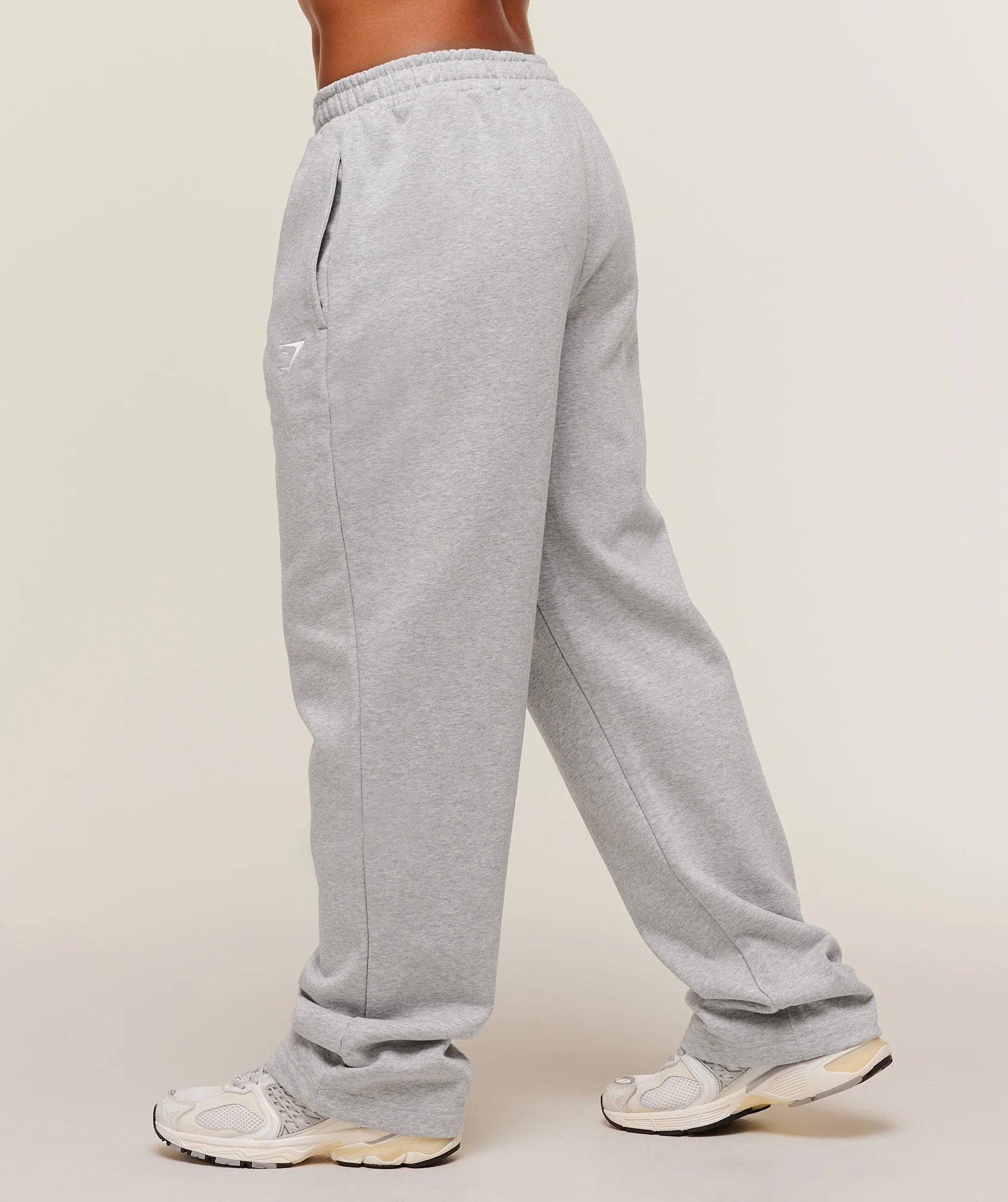 Training Fleece Straight Leg Short Pant – Light Grey Core Marl - Imagen 2