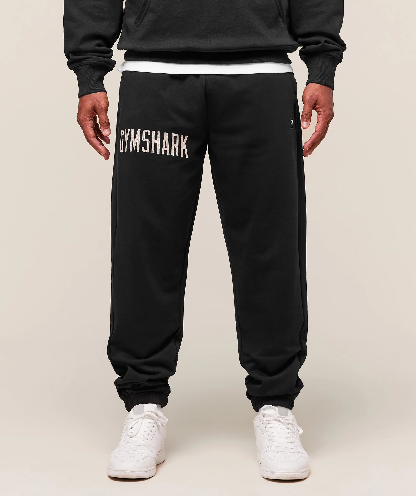Worn Graphic Jogger – Black